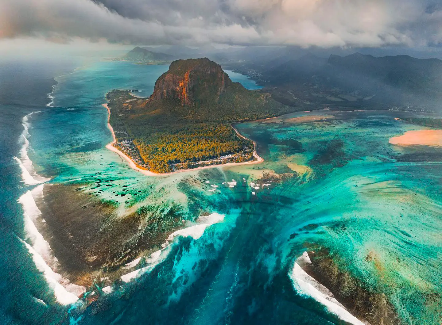 Reality or Illusion? Unraveling the Mystery of Mauritius' Underwater Waterfall - All Roads Traveled
